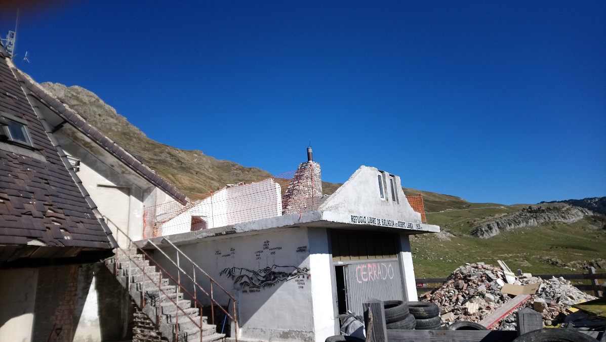 AVANCE DE LAS OBRAS DE REHABILITACION DEL REFUGIO ANGEL OLORÓNN